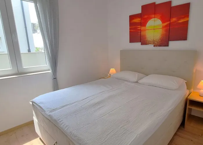 Erdgeschoss-ferienwohnung Mit Garten Und Pool By Interhome Апартаменты Привлака