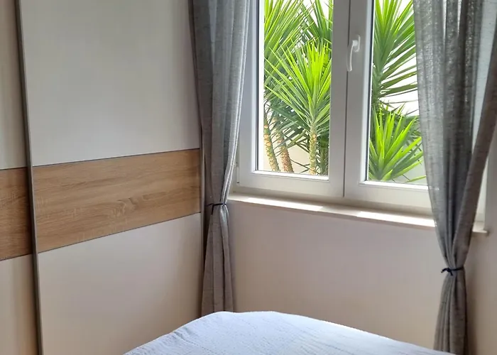 Erdgeschoss-ferienwohnung Mit Garten Und Pool By Interhome *