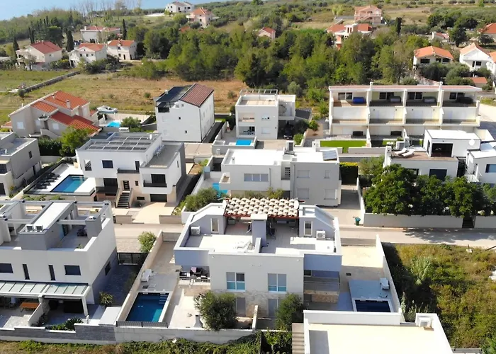 Erdgeschoss-ferienwohnung Mit Garten Und Pool By Interhome Апартаменты