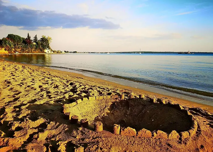 Erdgeschoss-ferienwohnung Mit Garten Und Pool By Interhome