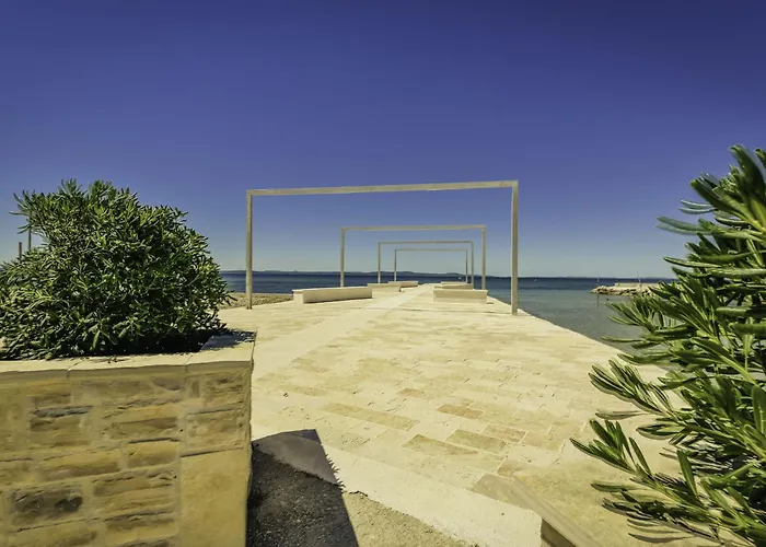 Erdgeschoss-ferienwohnung Mit Garten Und Pool By Interhome *