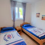 Erdgeschoss-ferienwohnung Mit Garten Und Pool By Interhome * بريفلاكا