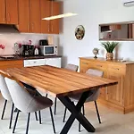 Erdgeschoss-ferienwohnung Mit Garten Und Pool By Interhome شقة بريفلاكا