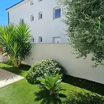 Erdgeschoss-ferienwohnung Mit Garten Und Pool By Interhome *