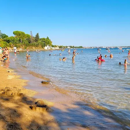 Erdgeschoss-ferienwohnung Mit Garten Und Pool By Interhome