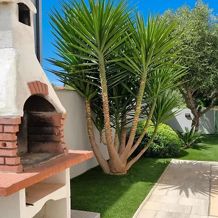 Erdgeschoss-ferienwohnung Mit Garten Und Pool By Interhome Apartment *