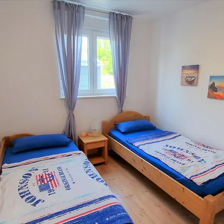 Erdgeschoss-ferienwohnung Mit Garten Und Pool By Interhome * Privlaka (Zadar)