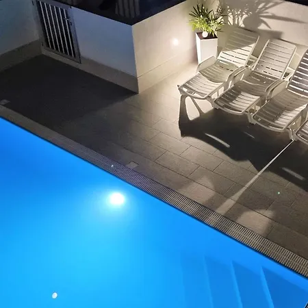 Daire Erdgeschoss-ferienwohnung Mit Garten Und Pool By Interhome *