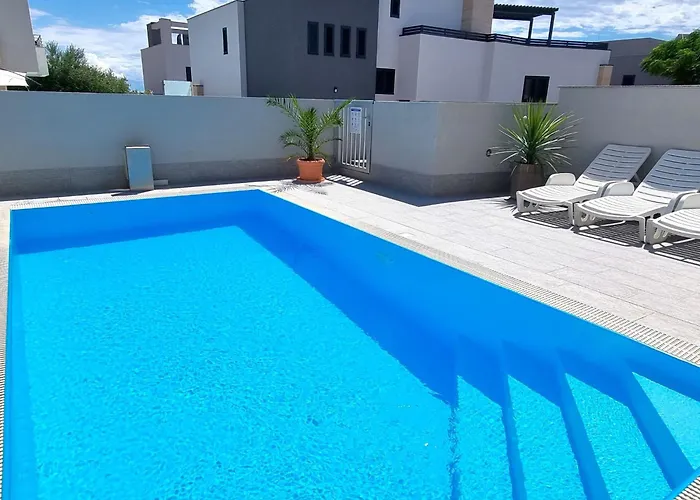 Erdgeschoss-ferienwohnung Mit Garten Und Pool By Interhome Apartament