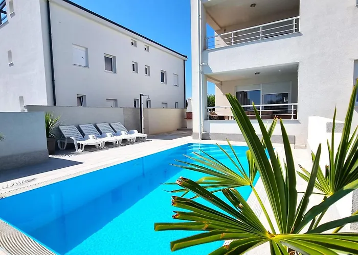 Apartament Erdgeschoss-ferienwohnung Mit Garten Und Pool By Interhome