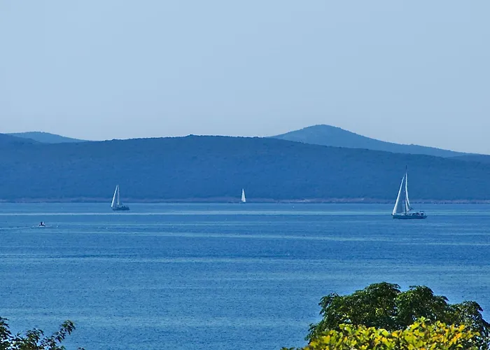 Erdgeschoss-ferienwohnung Mit Garten Und Pool By Interhome *